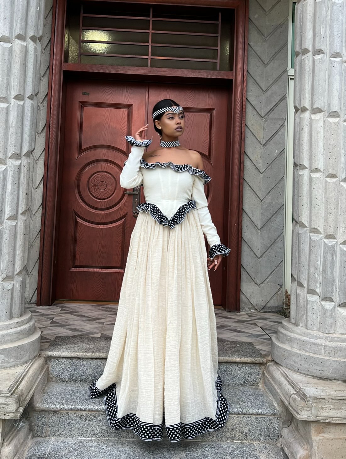 black ethiopian traditional dress Elegant Long Sleeve Habesha Off-Shoulder Habesha Kemis XXL Scode:FA2025 kind piece. Elegant Lady in Black Color:Black White