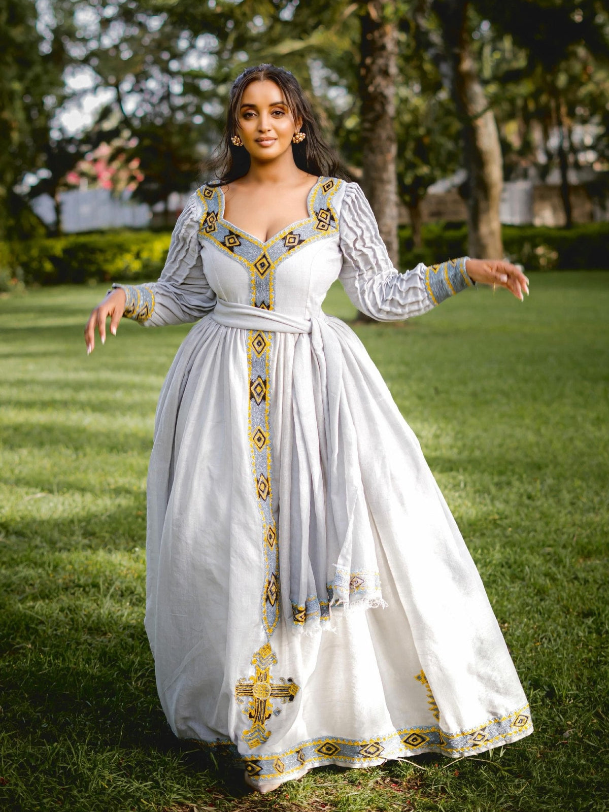 Traditional Ethiopian Clothing Long Sleeve Habesha Kemis with Elegant Embroidery